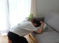 落ち込む