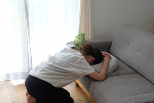 落ち込む