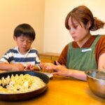 親子で食育として餃子を作る