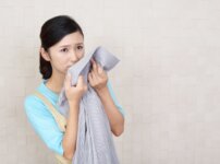 シャツの襟もとのにおいが気になる
