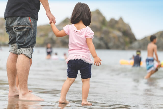 夏休みに子供と一緒に海に出かける