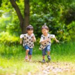 子供同士でかけっこ