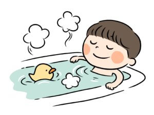 お風呂に入る子供